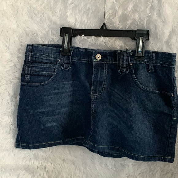 TRUE BLUE - Picture 1 of 2